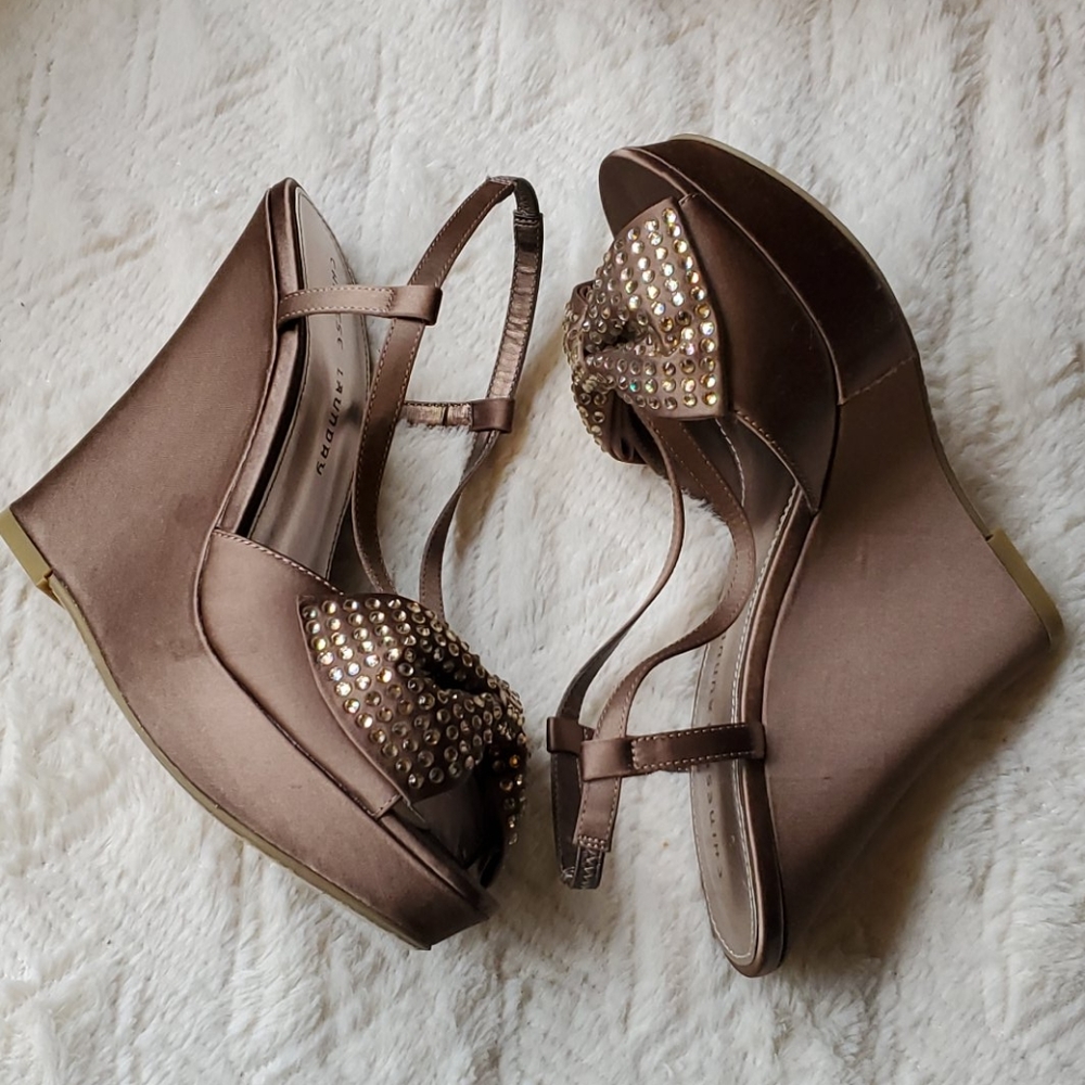 Chinese Laundry Satin wedge